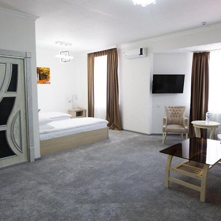 Alexander Hotel Samarkand Bagian luar foto