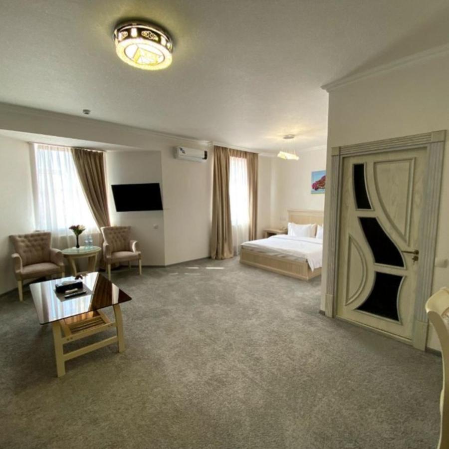 Alexander Hotel Samarkand Bagian luar foto