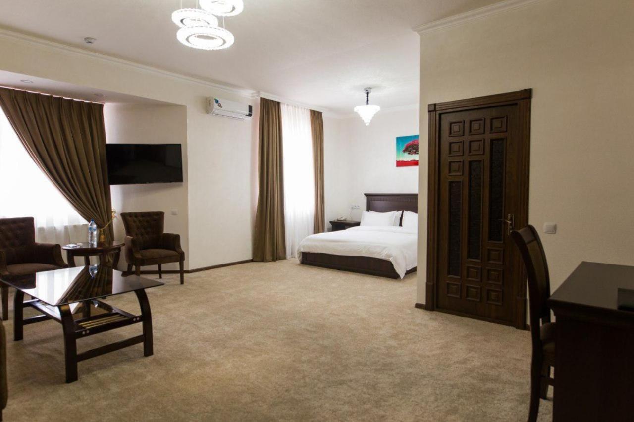 Alexander Hotel Samarkand Bagian luar foto