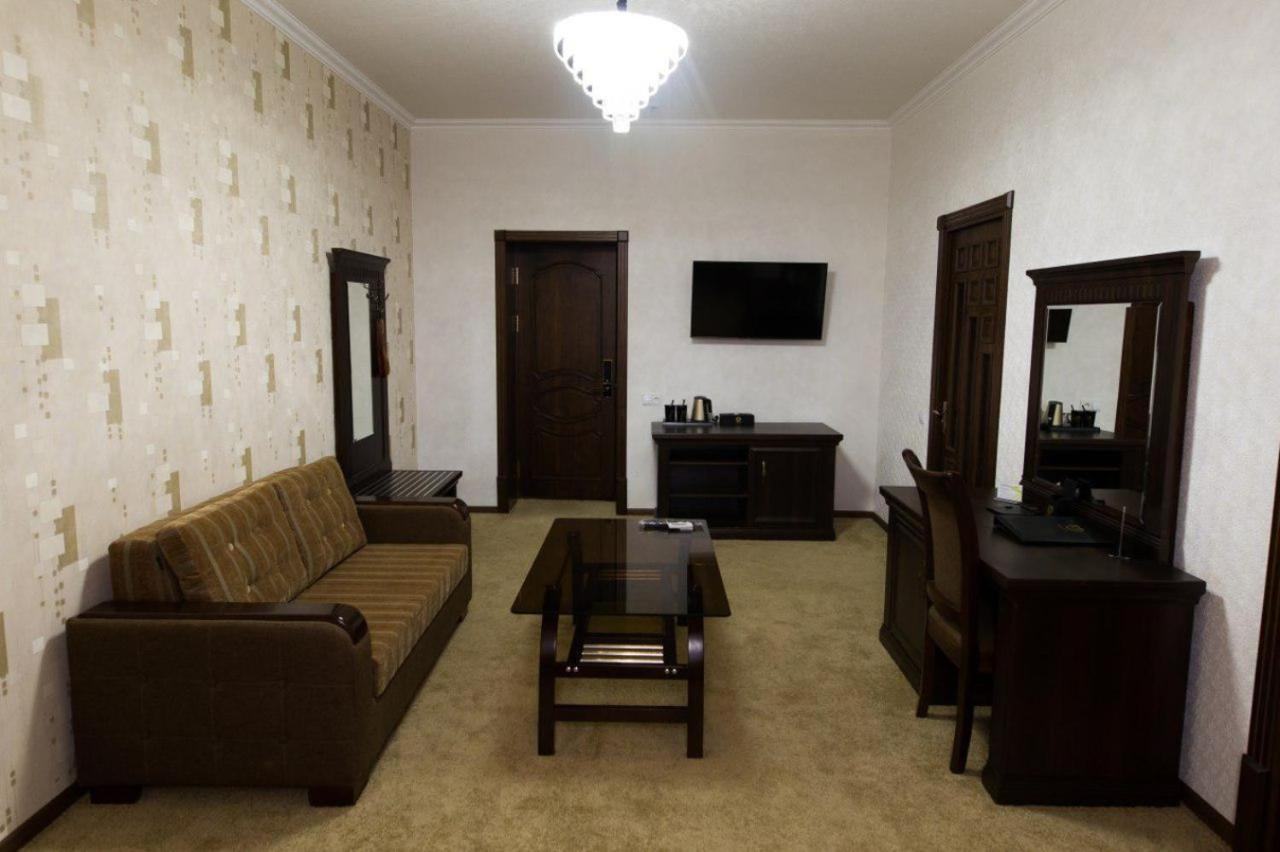 Alexander Hotel Samarkand Bagian luar foto