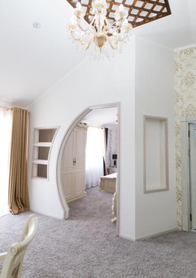 Alexander Hotel Samarkand Bagian luar foto