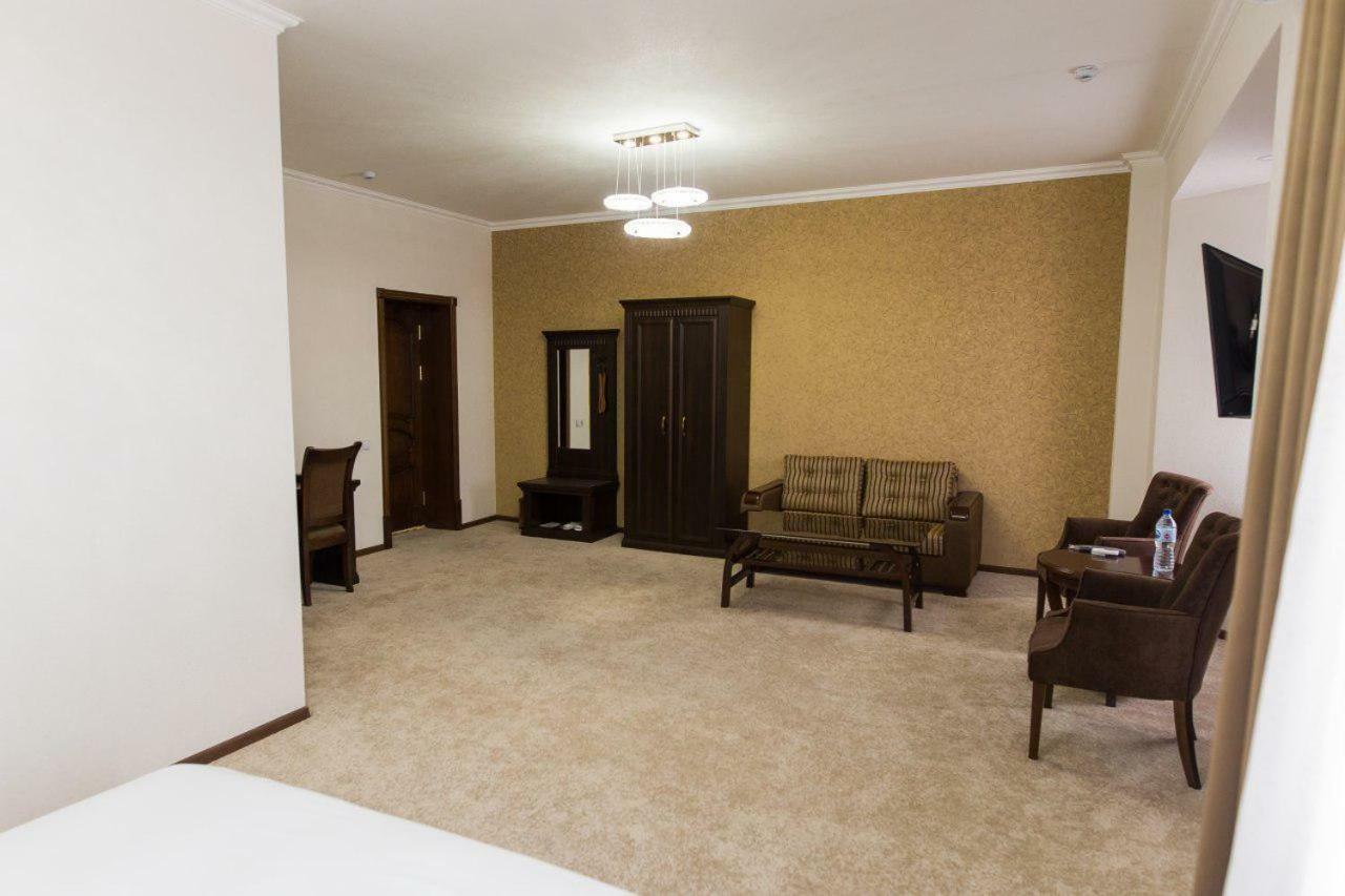 Alexander Hotel Samarkand Bagian luar foto